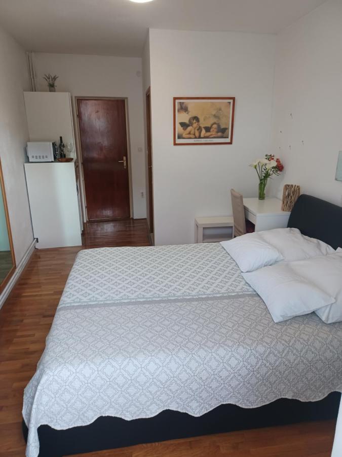 Rooms & Apartments Dolac 赫瓦尔 外观 照片