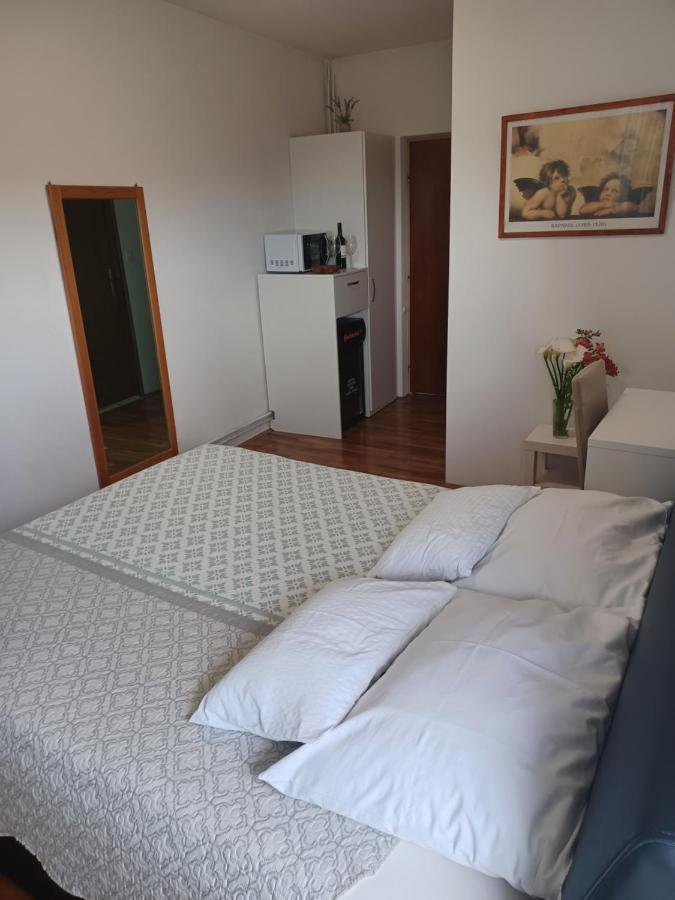 Rooms & Apartments Dolac 赫瓦尔 外观 照片